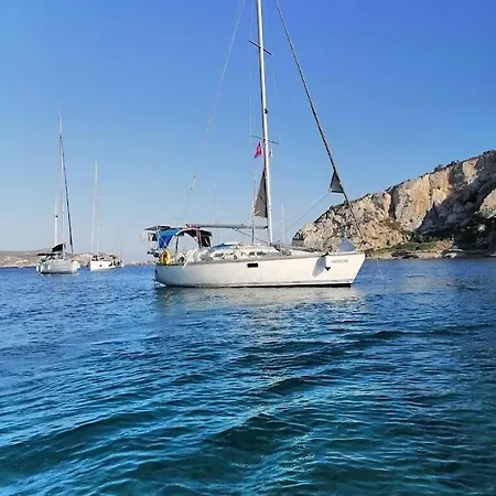 Hotel na wodzie 2-cottage Yacht With 2 Showers