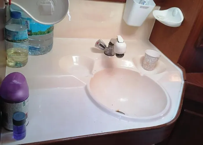 2-cottage Yacht With 2 Showers ספינת מלון דטקה