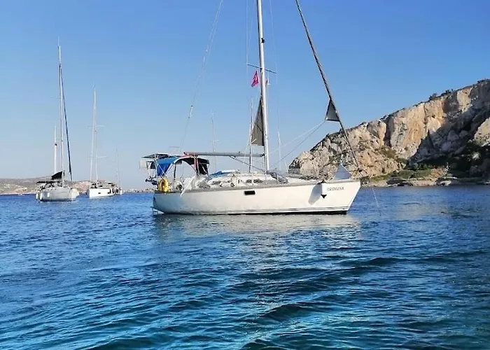 ספינת מלון 2-cottage Yacht With 2 Showers