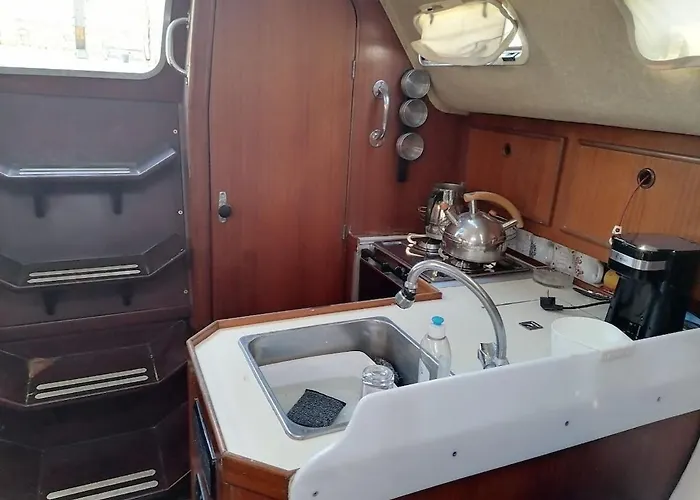 2-cottage Yacht With 2 Showers ספינת מלון *