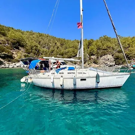 2-cottage Yacht With 2 Showers Botel
